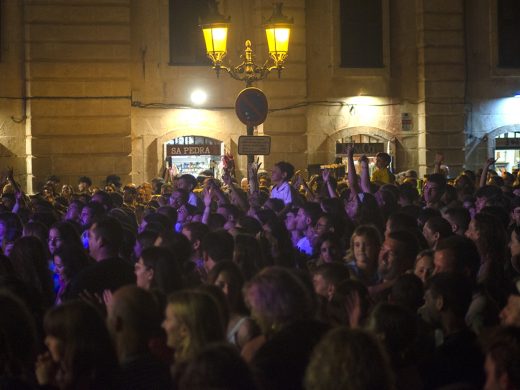 (Fotos) Pèl de Gall y los fuegos artificiales cierran un Sant Joan espectacular