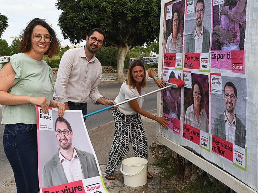 (Fotos) Pegada de carteles para las elecciones del 23-J