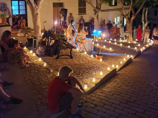 (Fotos) Así luce Alaior a la luz de las velas