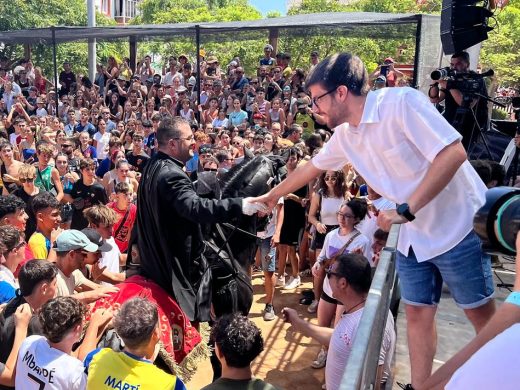 (Fotos y Vídeo) Es Castell vibra al ritmo del jaleo en las fiestas de Sant Jaume