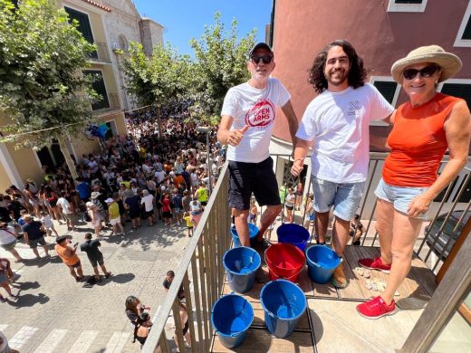 (Fotos y Vídeo) ¡Lluvia en Sant Jaume! Espectacular Sa Davallada en Es Castell