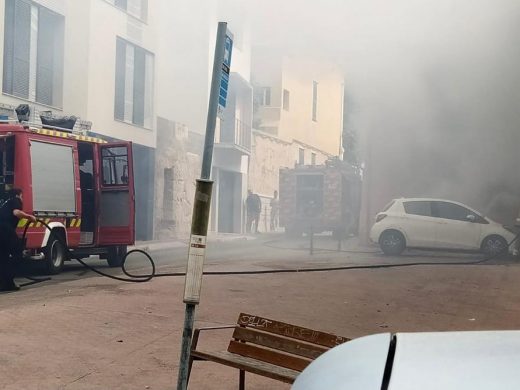 (Fotos y Vídeos) Incendio en Maó