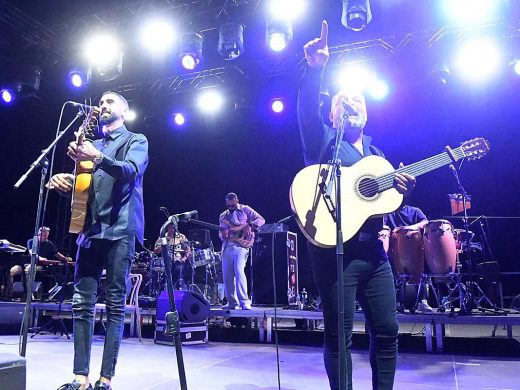 (Vídeos y fotos) Los Gipsy Kings encienden la noche en el Lazareto Festival