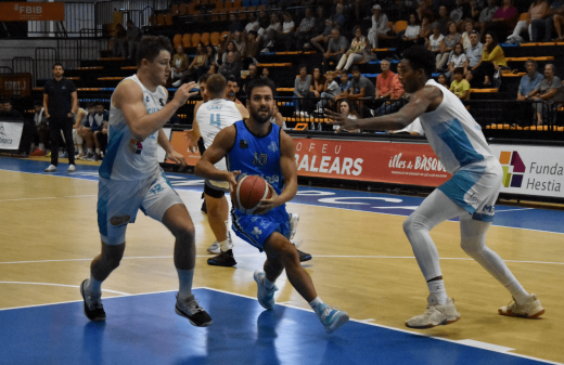 El año pasado el Hestia Menorca gaó el  Trofeo AON .