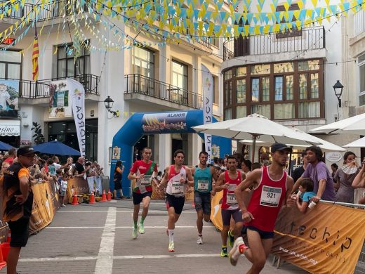 (Fotos) Ayyoub Boulfoul gana al sprint en Alaior mientras Maria Pallicer domina a placer