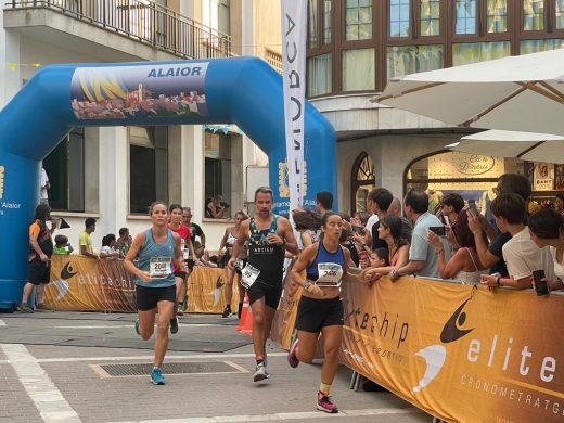 (Fotos) Ayyoub Boulfoul gana al sprint en Alaior mientras Maria Pallicer domina a placer