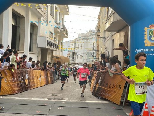 (Fotos) Ayyoub Boulfoul gana al sprint en Alaior mientras Maria Pallicer domina a placer