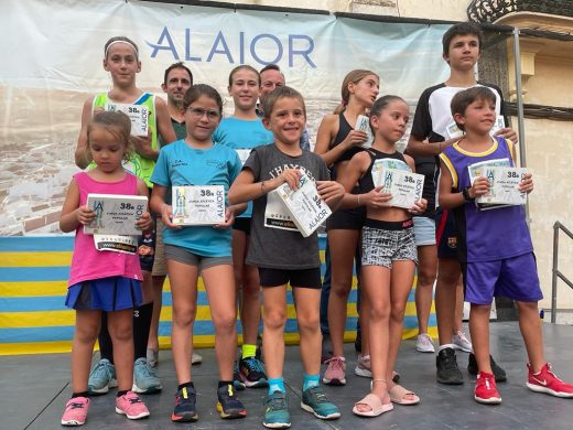 (Fotos) Ayyoub Boulfoul gana al sprint en Alaior mientras Maria Pallicer domina a placer