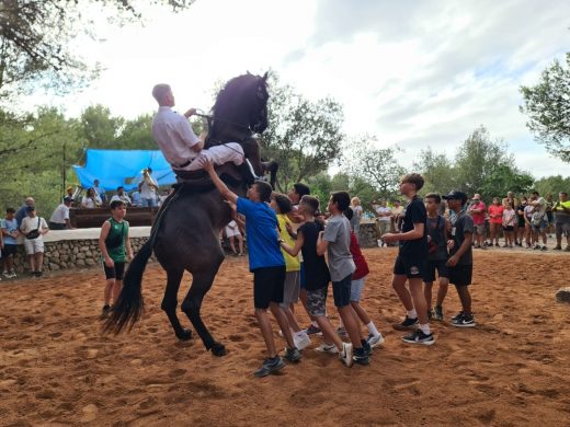 (Fotos) Binixems permite intuir las fiestas de Sant Llorenç