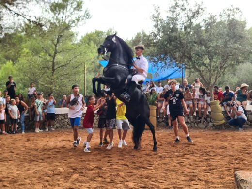 (Fotos) Binixems permite intuir las fiestas de Sant Llorenç