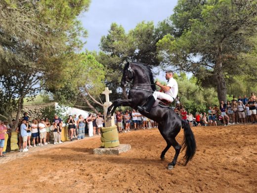 (Fotos) Binixems permite intuir las fiestas de Sant Llorenç