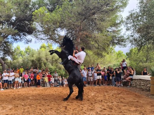 (Fotos) Binixems permite intuir las fiestas de Sant Llorenç