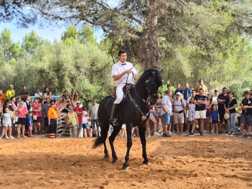 (Fotos) Binixems permite intuir las fiestas de Sant Llorenç