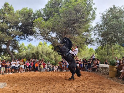 (Fotos) Binixems permite intuir las fiestas de Sant Llorenç