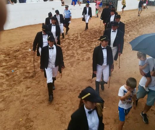 Caixers y paraguas.