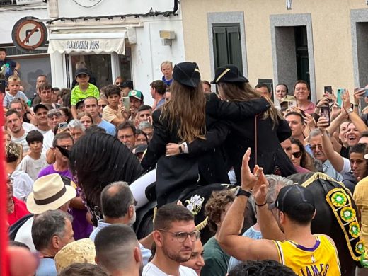 (FOTOS) Sant Lluís celebra un jaleo exprés bajo la lluvia