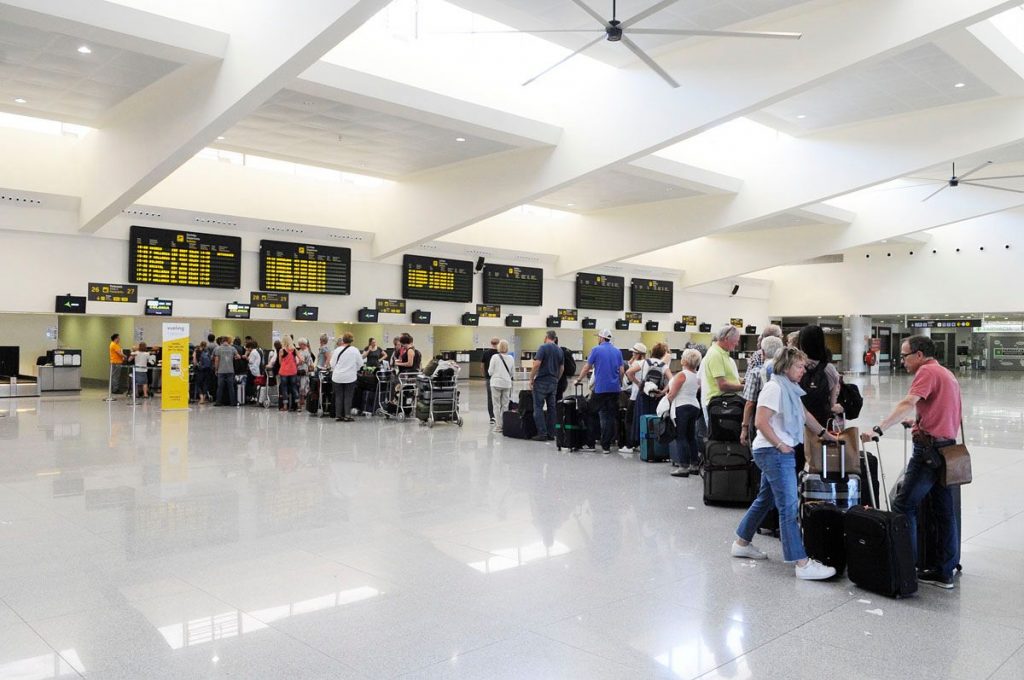 El Aeropuerto de Menorca registra 523.305 pasajeros en los primeros cuatro meses del año