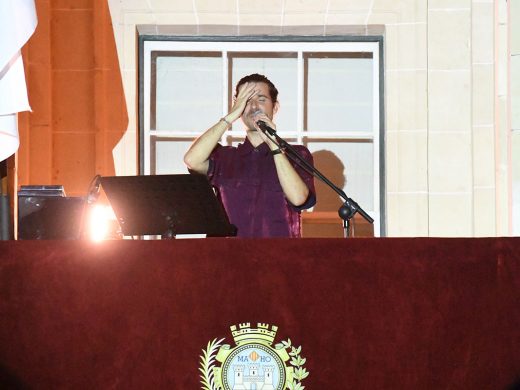 (Fotos y Vídeo) La música y las palabras de Marco Mezquida inauguran las festividades de Maó