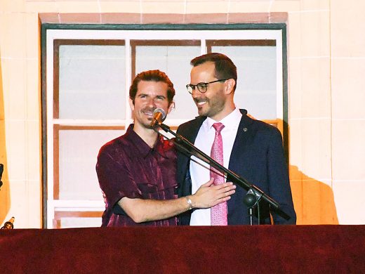 (Fotos y Vídeo) La música y las palabras de Marco Mezquida inauguran las festividades de Maó