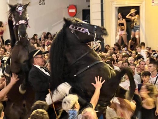 (Fotos) El espíritu festivo de Maó se desborda con el jaleo