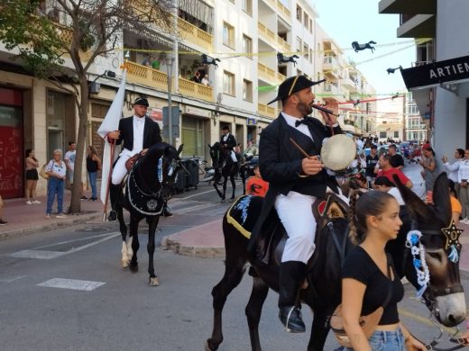 (Fotos) Las fiestas de Gràcia ya están en marcha