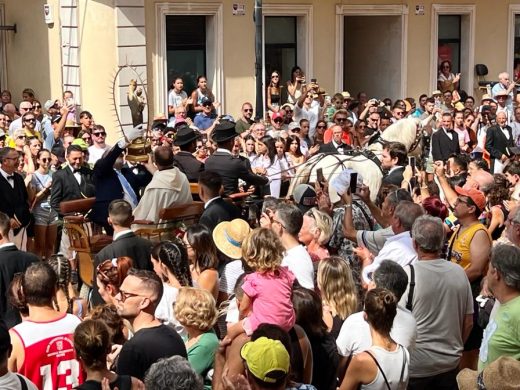 (Fotos y Vídeo) Misa de ‘caixers’ en la Iglesia de Santa María