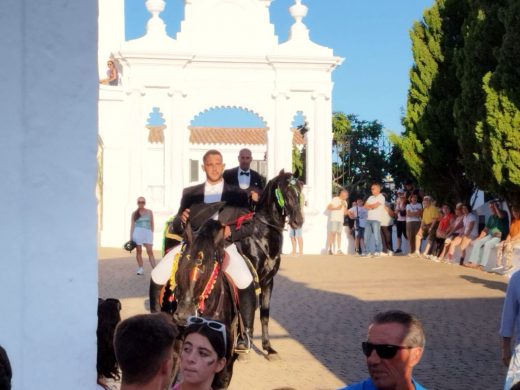 (Fotos y Vídeo) Maó se viste de fiesta: los caixers se preparan para el esperado jaleo