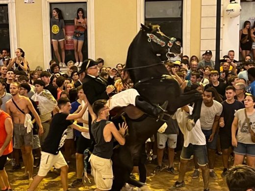 (Fotos) El espíritu festivo de Maó se desborda con el jaleo