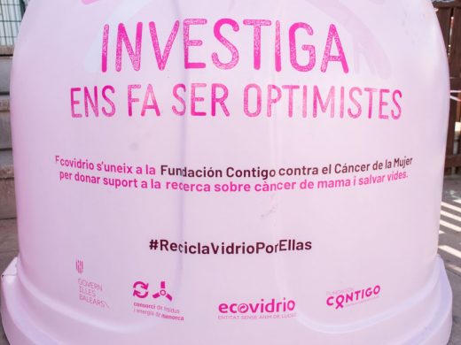 (Fotos) Sant Lluís y Es Mercadal se unen a la campaña “Recicla Vidrio Por Ellas”