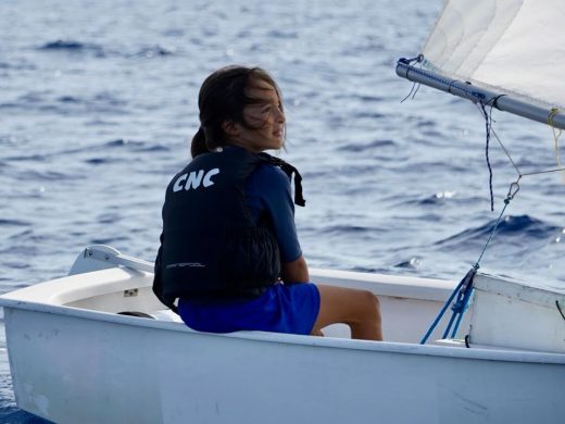 (Fotos) Bruno Sanz y Neus Soler destacan en el Trofeu Comodor Sebastià Gordi 2023 de Optimist