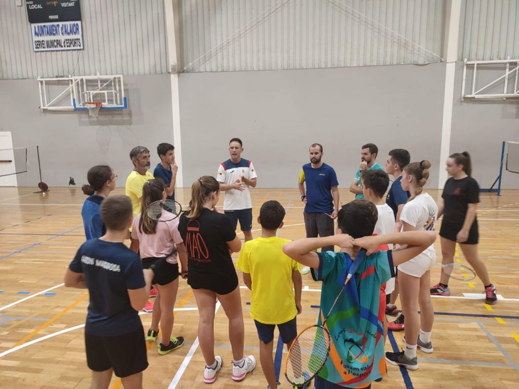 El Club de Bádminton de Alaior recibe a Vicenç Martínez para una Masterclass especial.