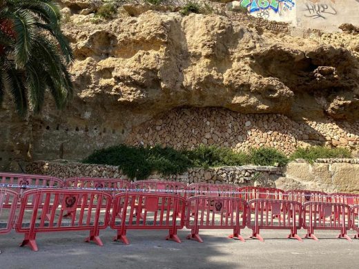 (Fotos) Cierran parte del Parc Rochina por un desprendimiento de piedras