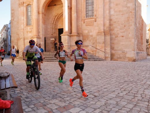 (Fotos) Pallicer y Pujades imponen su ley en las calles de Ciutadella