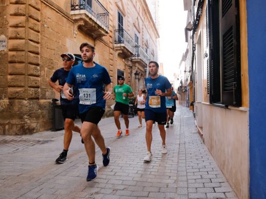 (Fotos) Pallicer y Pujades imponen su ley en las calles de Ciutadella