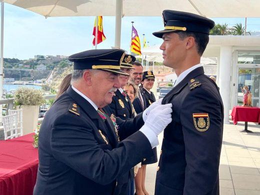 (Fotos y vídeos) La Policía Nacional celebra su patrón con un emotivo acto en el Club Marítimo