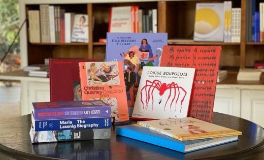 Libros en catalán, castellano e inglés enriquecen las bibliotecas menorquinas gracias a Hauser & Wirth.