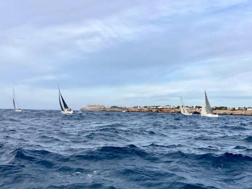 (Fotos) Victoria del Wanderlust en la emocionante regata de la Liga Siroco en Ciutadella