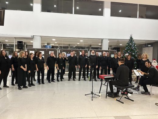 (Fotos) Concierto del Coro de Gospel Menorca y concurso de dibujo en el Hospital Mateu Orfila