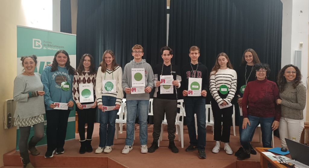 Los participantes del concurso lingüístico.