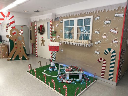 (Fotos) El Área de Salud de Menorca se llena de espíritu navideño con un concurso de decoración