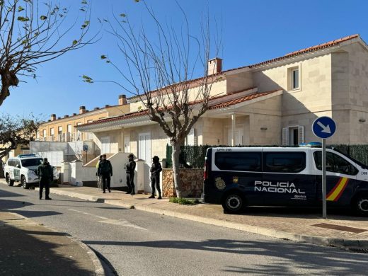 (Fotos) Intervención policial en Malbúger por tráfico de estupefacientes