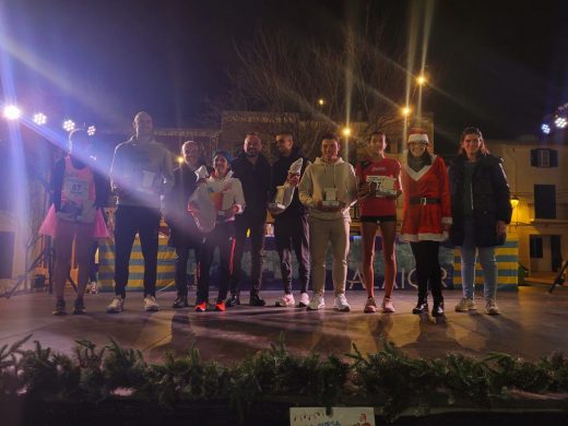 (Fotos) Ayyoub Boulfoul y Maria Pallicer ganan una divertida San Silvestre de Alaior