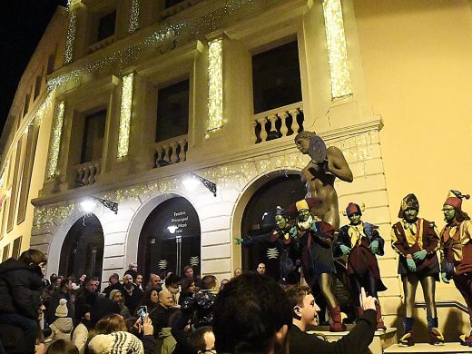 (Fotos) Maó ilumina la Navidad