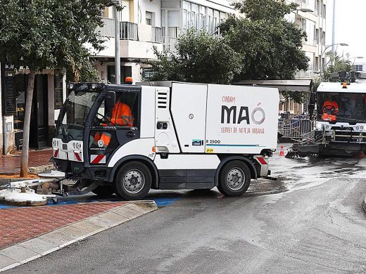 (Fotos) Mejoras en la avenida Menorca: el Ajuntament de Maó refuerza la limpieza y el mantenimiento