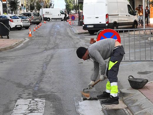 (Fotos) Mejoras en la avenida Menorca: el Ajuntament de Maó refuerza la limpieza y el mantenimiento