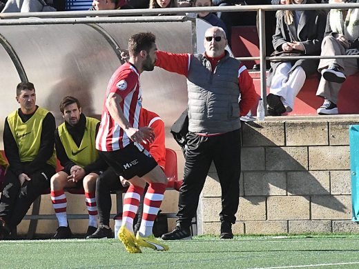 (Fotos) Un tempranero gol de Marc Esteve sentencia al Mercadal ante el Platges de Calvià (0-1)