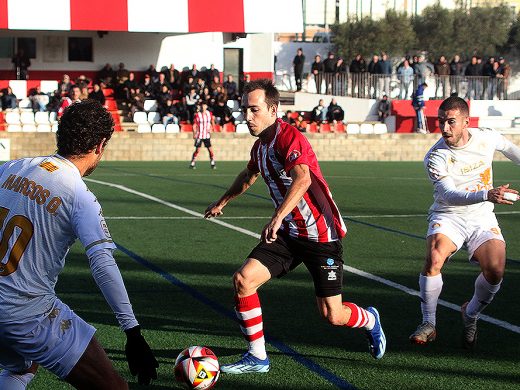 (Fotos) Un mal primer tiempo deja KO al Mercadal (0-2)