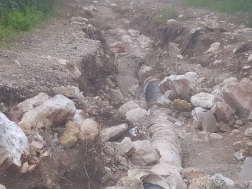 (Foto-denuncia) El mal estado del camino a la playa de Cala en Porter