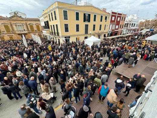 (Fotos y vídeos) Ciutadella revive su historia con los ‘tres tocs’ en el día de Sant Antoni