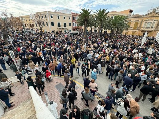 (Fotos y vídeos) Ciutadella revive su historia con los ‘tres tocs’ en el día de Sant Antoni